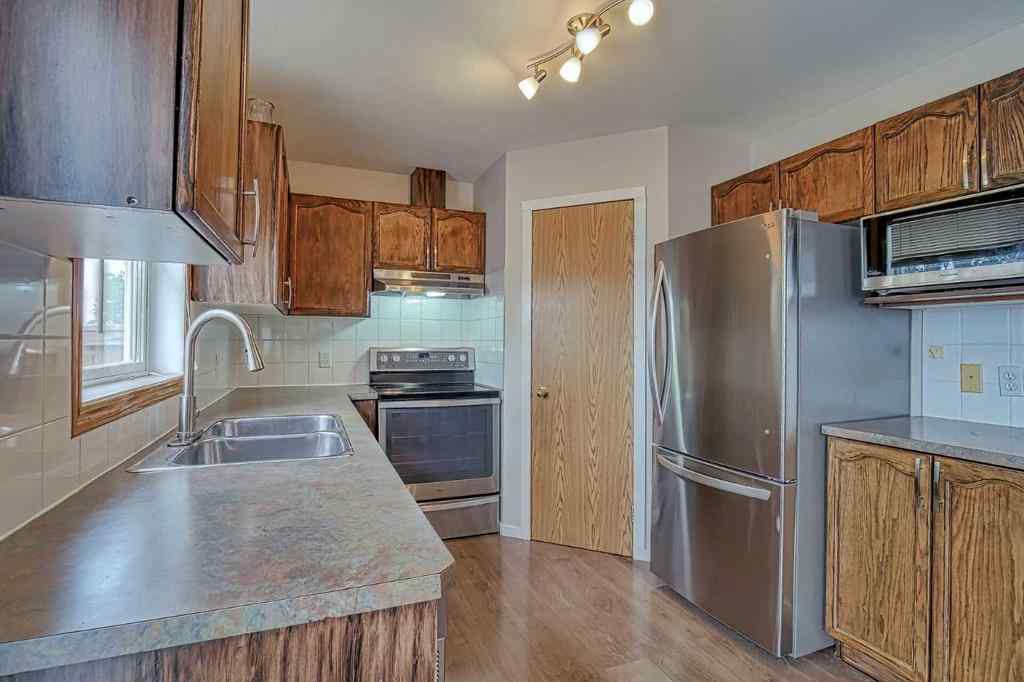 MLS® A2250411 - 402 Eagleview Place NW in Eagleview Estates High River, Residential