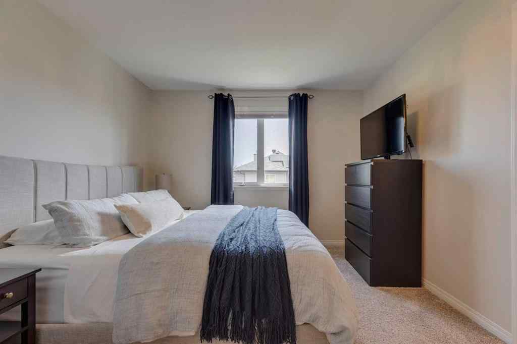MLS® A2250429 - 46 Simcoe Place SW in Signal Hill Calgary, Residential