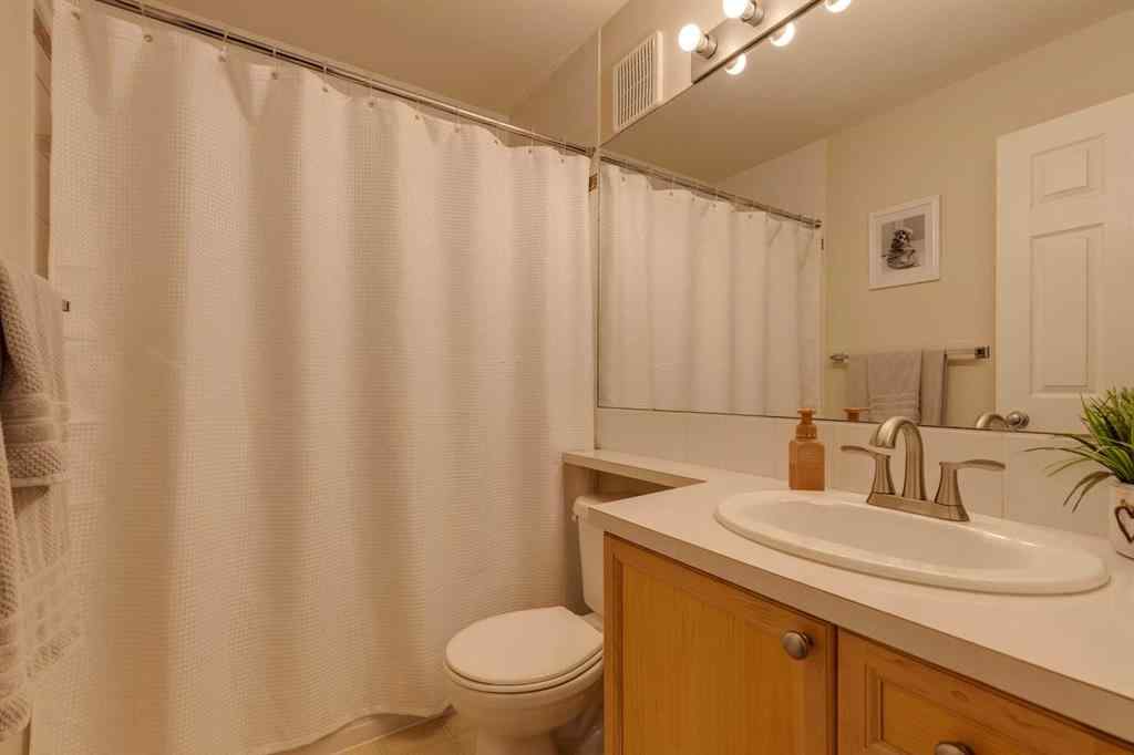 MLS® A2250429 - 46 Simcoe Place SW in Signal Hill Calgary, Residential