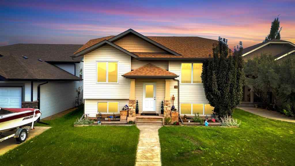 MLS® A2250435 - 30 Bowman Circle  in Beacon Hill Sylvan Lake, Residential