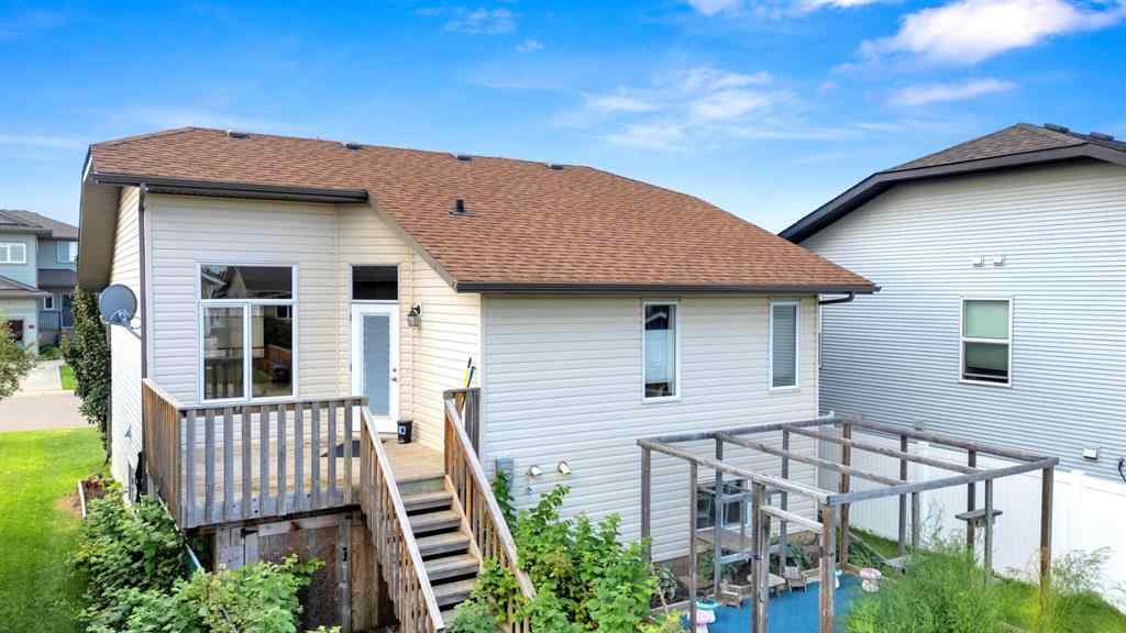 MLS® A2250435 - 30 Bowman Circle  in Beacon Hill Sylvan Lake, Residential