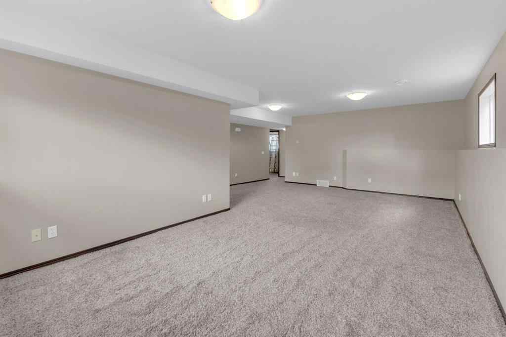 MLS® A2250435 - 30 Bowman Circle  in Beacon Hill Sylvan Lake, Residential