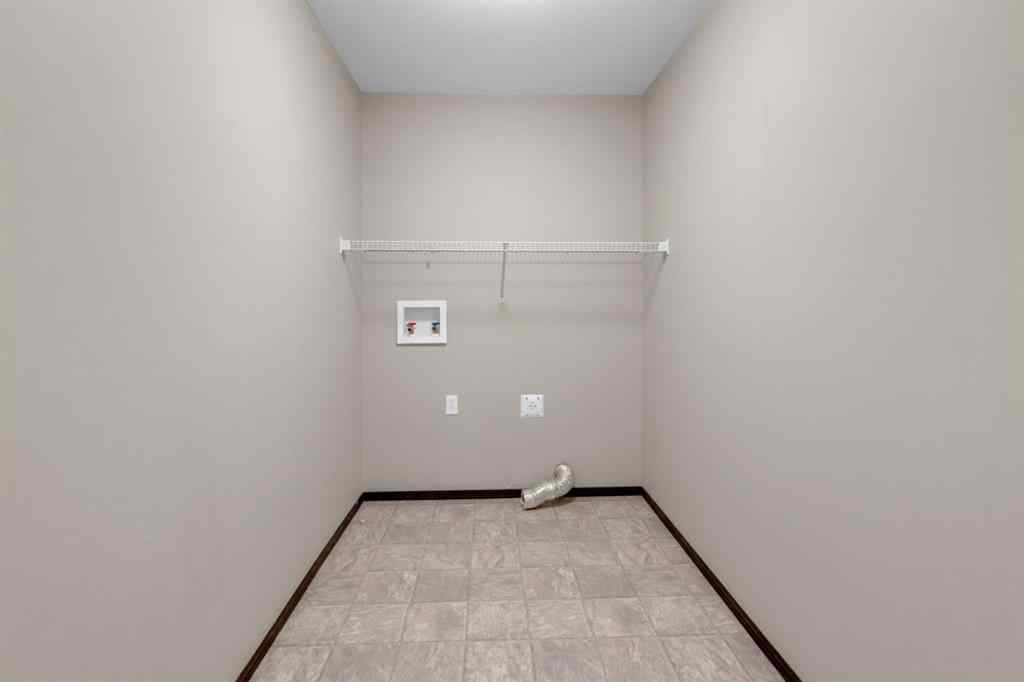 MLS® A2250435 - 30 Bowman Circle  in Beacon Hill Sylvan Lake, Residential