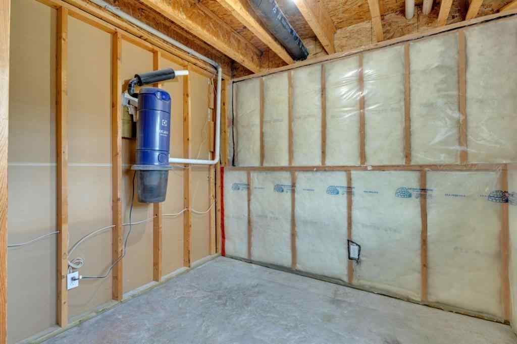 MLS® A2250435 - 30 Bowman Circle  in Beacon Hill Sylvan Lake, Residential