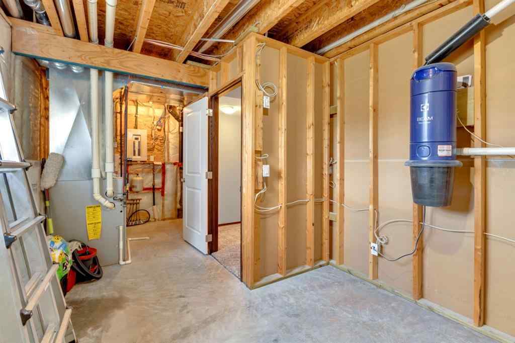MLS® A2250435 - 30 Bowman Circle  in Beacon Hill Sylvan Lake, Residential