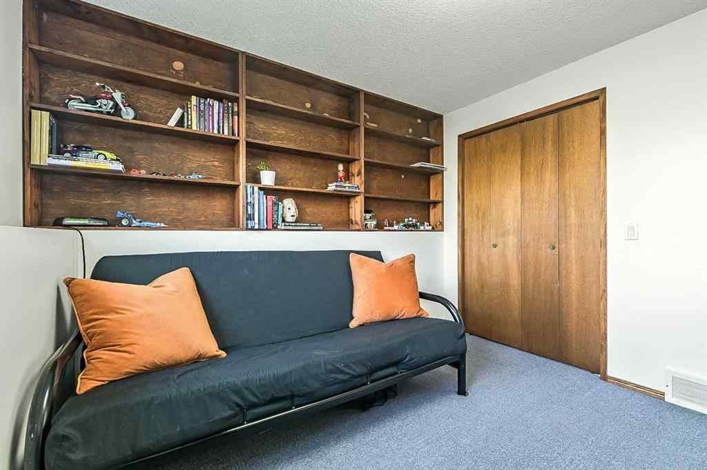 MLS® A2250436 - 72 Beaconsfield Way NW in Beddington Heights Calgary, Residential