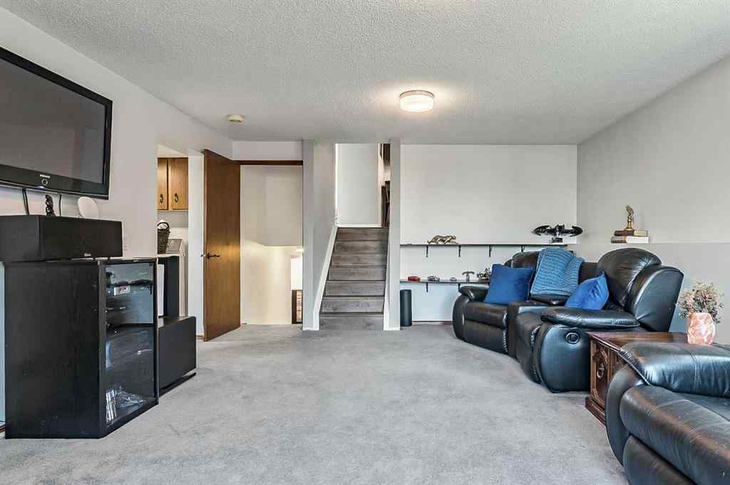 MLS® A2250436 - 72 Beaconsfield Way NW in Beddington Heights Calgary, Residential