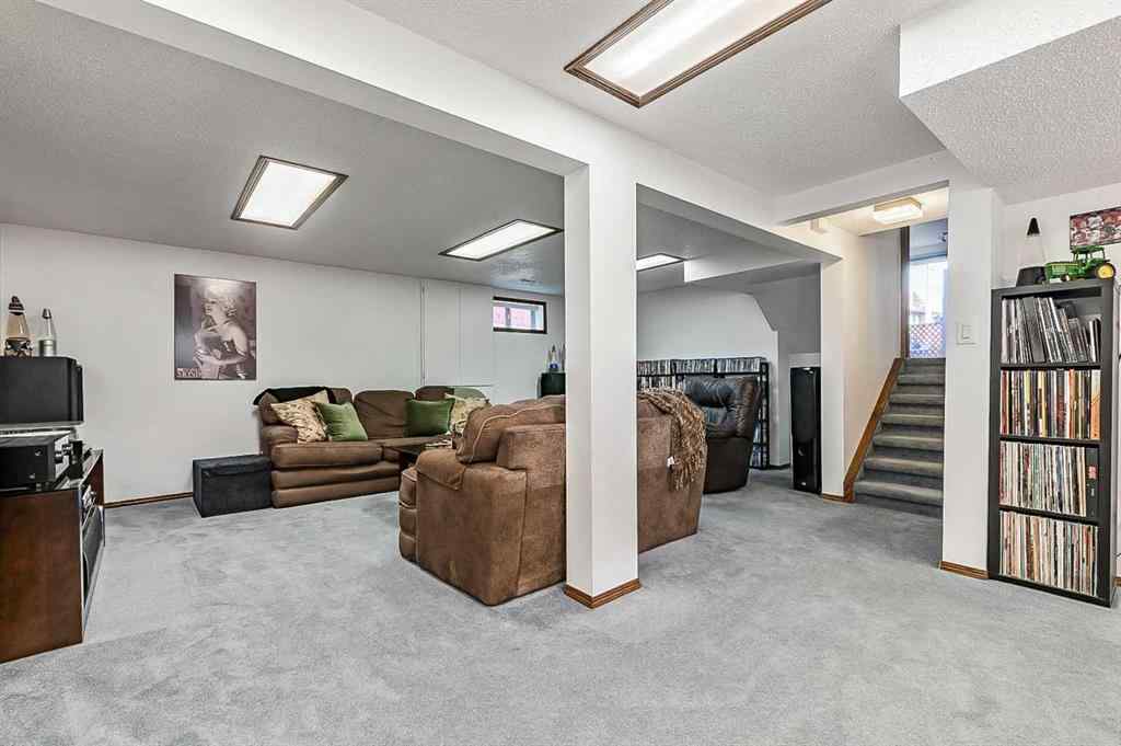 MLS® A2250436 - 72 Beaconsfield Way NW in Beddington Heights Calgary, Residential