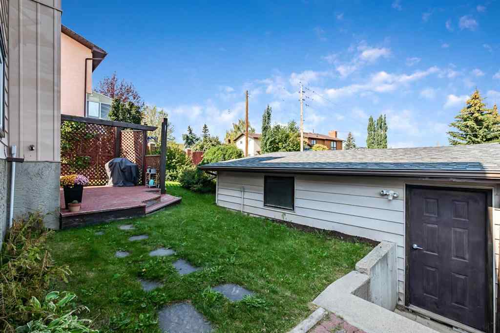 MLS® A2250436 - 72 Beaconsfield Way NW in Beddington Heights Calgary, Residential
