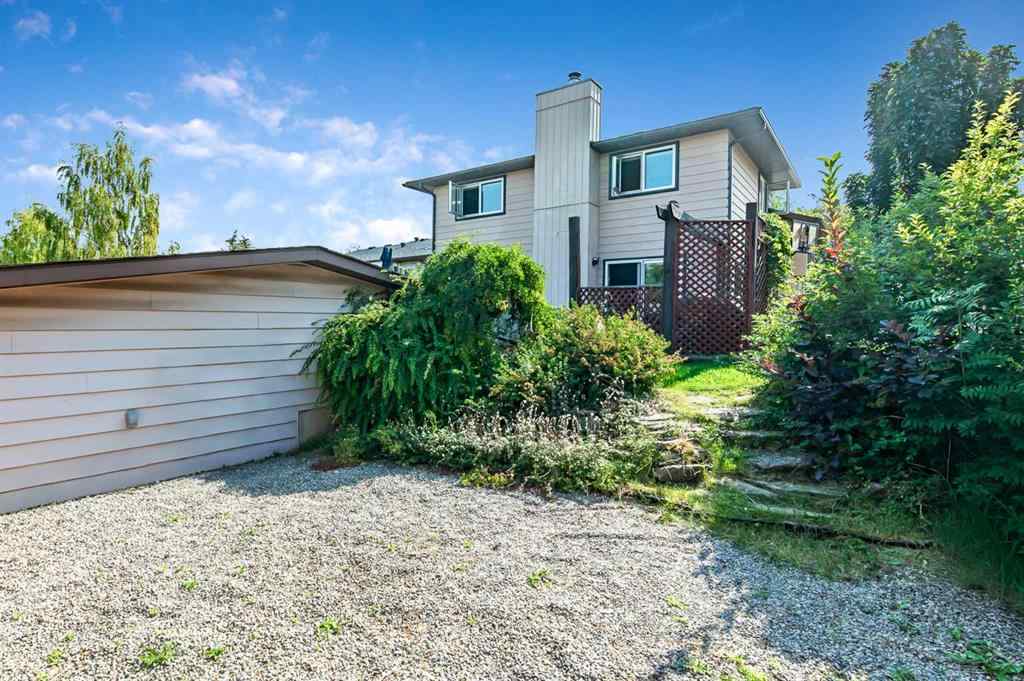 MLS® A2250436 - 72 Beaconsfield Way NW in Beddington Heights Calgary, Residential