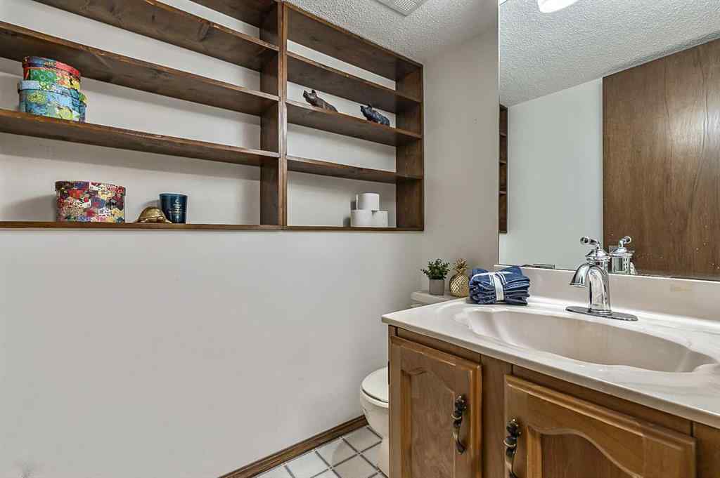 MLS® A2250436 - 72 Beaconsfield Way NW in Beddington Heights Calgary, Residential