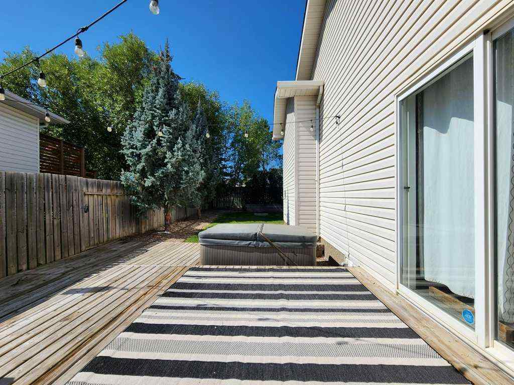 MLS® A2250437 - 94 Heritage Court W in Heritage Heights Lethbridge, Residential