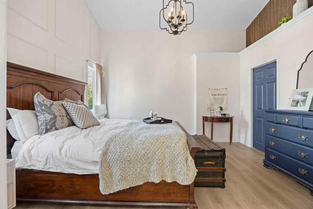 MLS® A2250440 - 110 West Lakeview Crescent  in Lakeview Landing Chestermere, Residential
