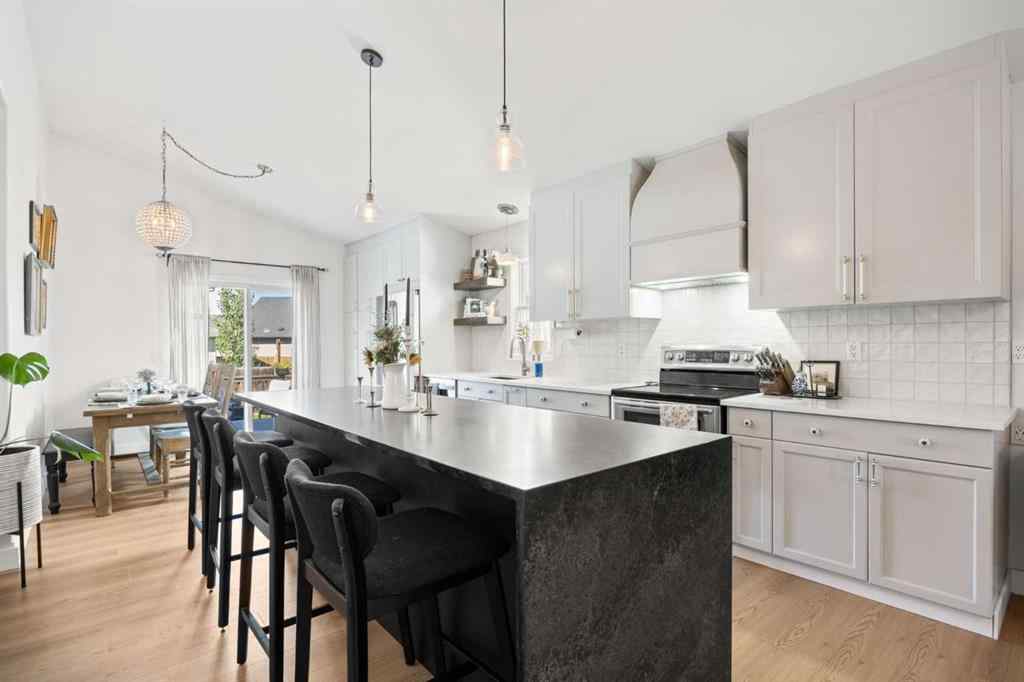 MLS® A2250440 - 110 West Lakeview Crescent  in Lakeview Landing Chestermere, Residential