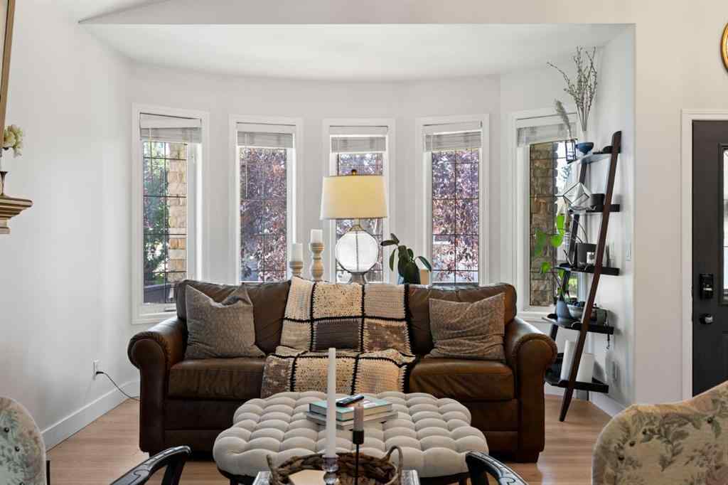 MLS® A2250440 - 110 West Lakeview Crescent  in Lakeview Landing Chestermere, Residential