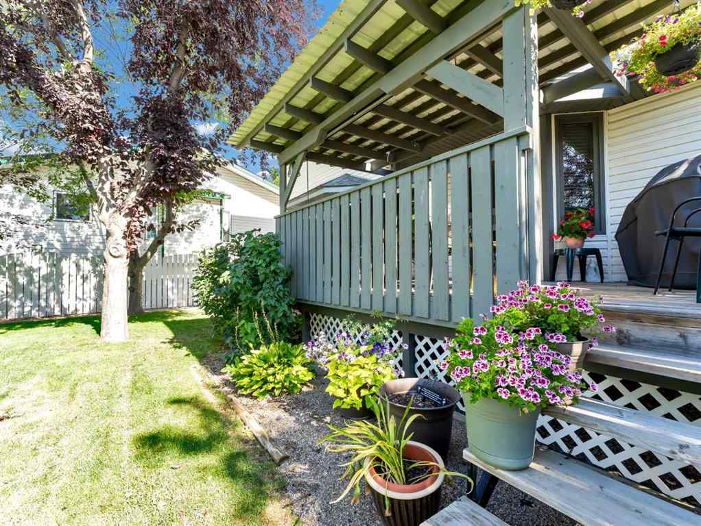 MLS® A2250441 - 805 Ross Glen Drive SE in Ross Glen Medicine Hat, Residential