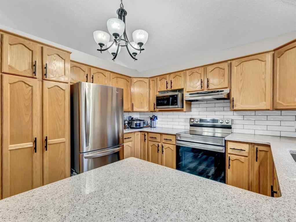 MLS® A2250441 - 805 Ross Glen Drive SE in Ross Glen Medicine Hat, Residential