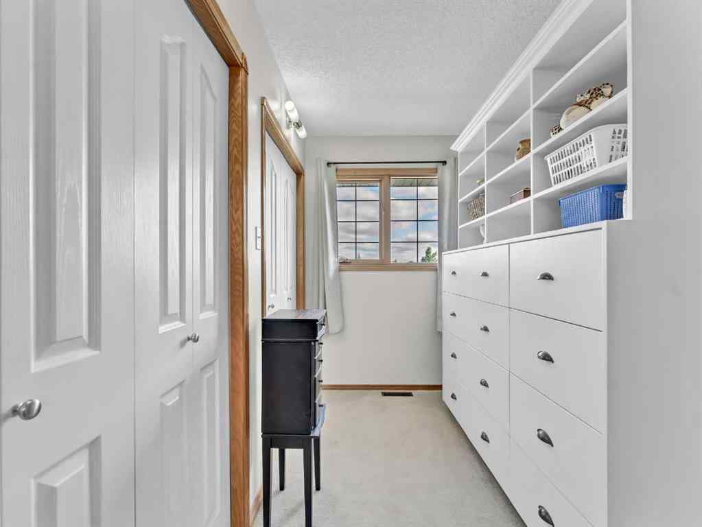 MLS® A2250441 - 805 Ross Glen Drive SE in Ross Glen Medicine Hat, Residential