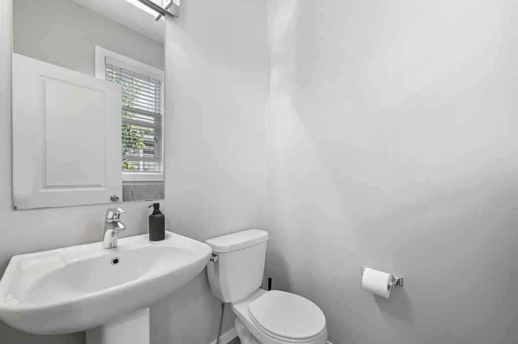MLS® A2250449 - 37 New Brighton Point SE in New Brighton Calgary, Residential