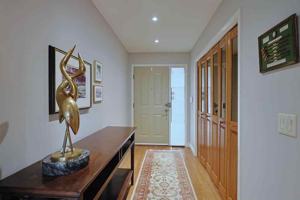 MLS® A2250451 - Unit #30 1901 Varsity Estates Drive NW in Varsity Calgary, Residential