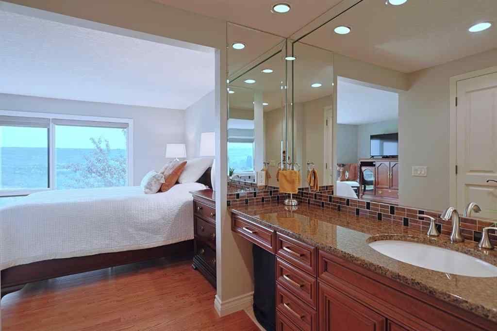MLS® A2250451 - Unit #30 1901 Varsity Estates Drive NW in Varsity Calgary, Residential
