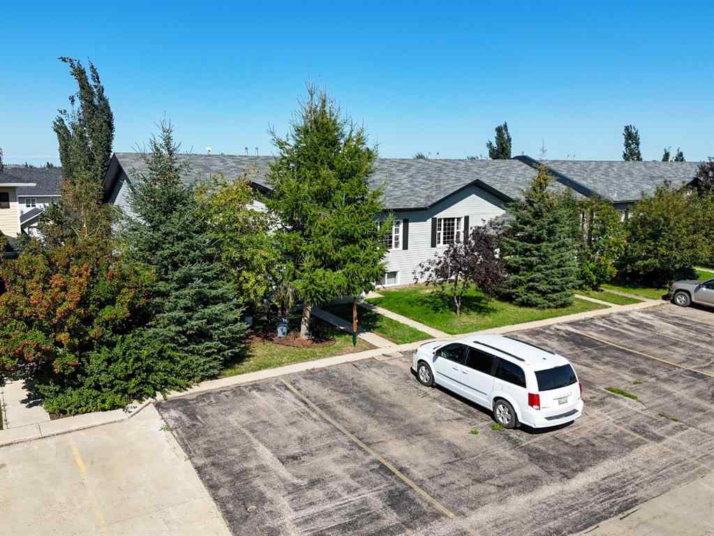 MLS® A2250459 - 10910 98 Avenue  in NONE La Crete, Multi-Family