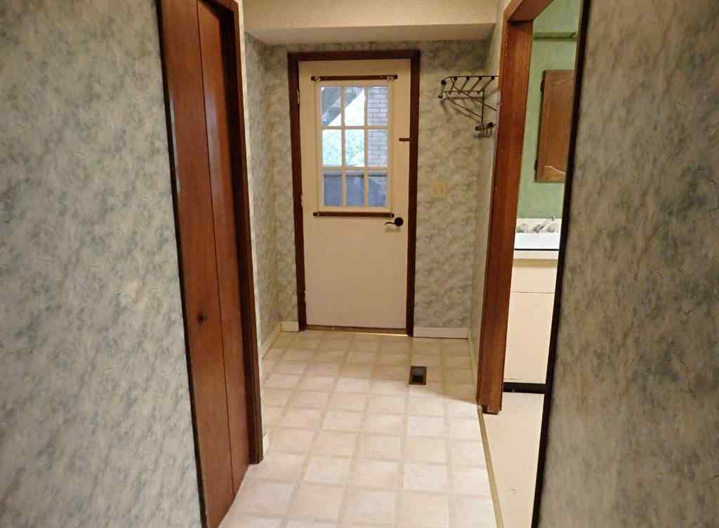 MLS® A2250464 - 4324 Airport Crescent  in Vermilion Vermilion, Residential