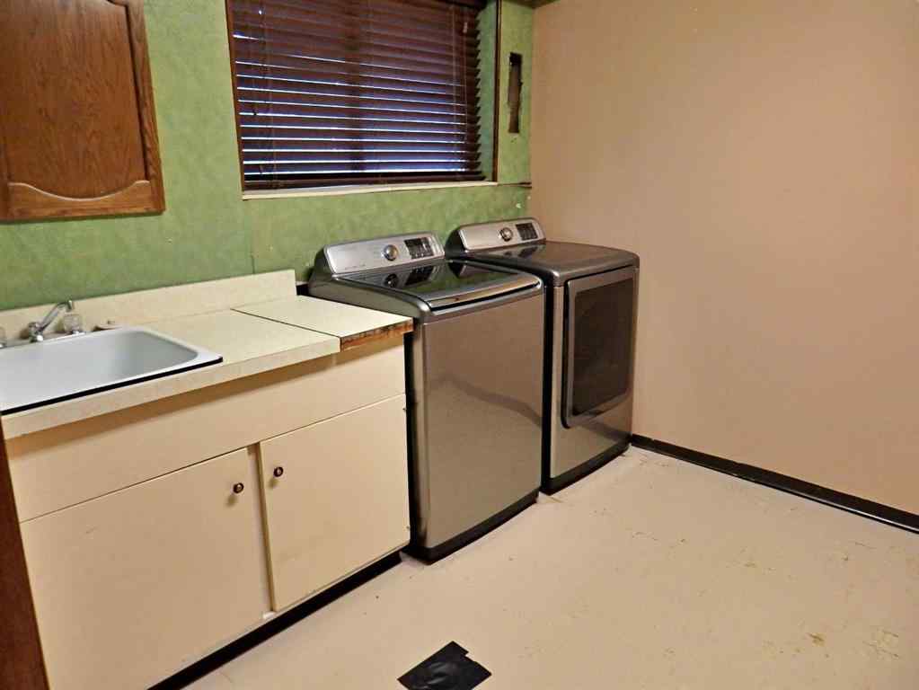 MLS® A2250464 - 4324 Airport Crescent  in Vermilion Vermilion, Residential