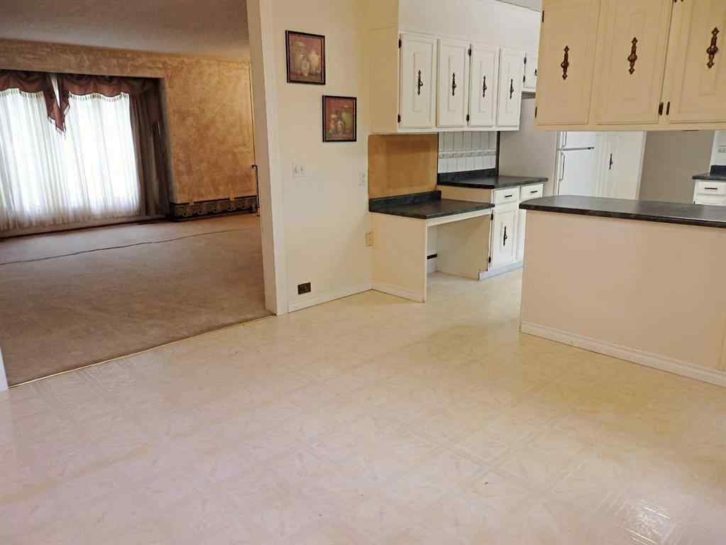 MLS® A2250464 - 4324 Airport Crescent  in Vermilion Vermilion, Residential