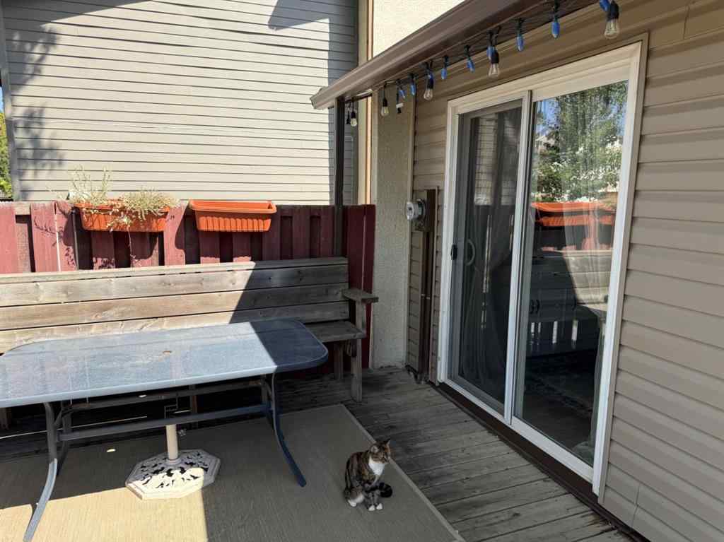 MLS® A2250468 - 10 Columbia Place W in Varsity Village Lethbridge, Residential