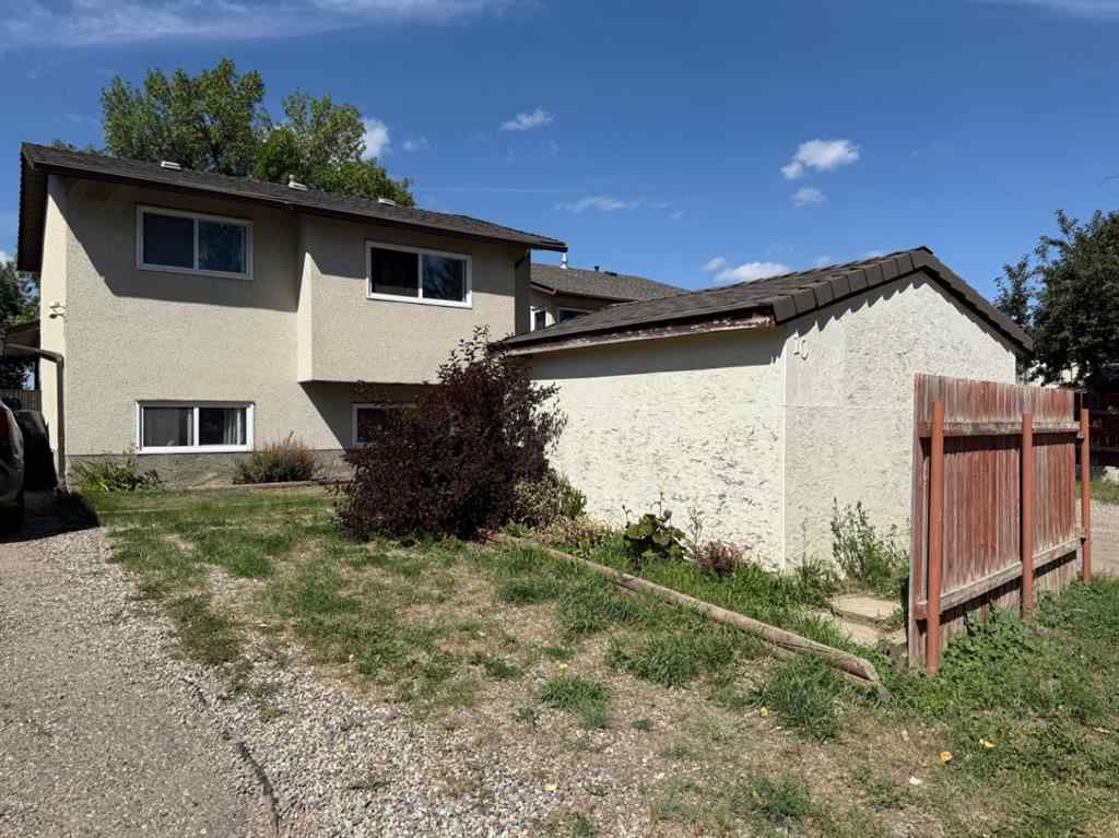 MLS® A2250468 - 10 Columbia Place W in Varsity Village Lethbridge, Residential