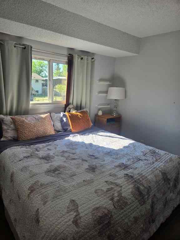 MLS® A2250468 - 10 Columbia Place W in Varsity Village Lethbridge, Residential