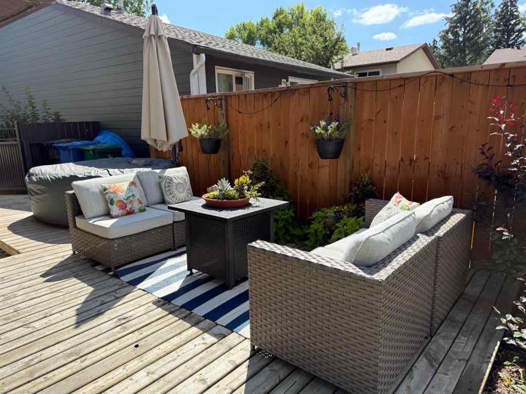 MLS® A2250468 - 10 Columbia Place W in Varsity Village Lethbridge, Residential