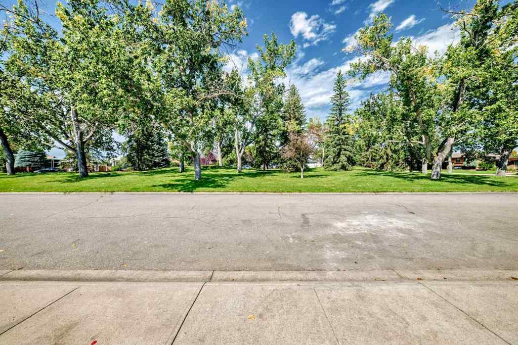 MLS® A2250469 - 191 Lake Arrow Green SE in Lake Bonavista Calgary, Residential