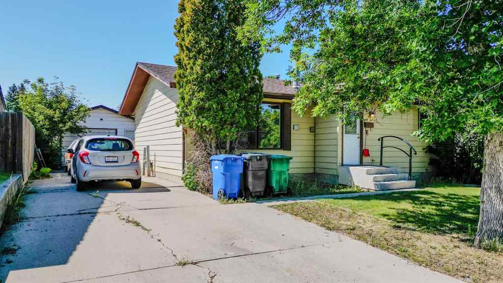 MLS® A2250471 - 34 Pensacola Court W in Varsity Village Lethbridge, Residential