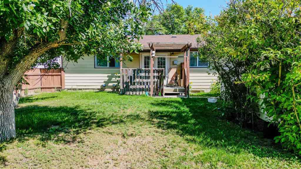 MLS® A2250471 - 34 Pensacola Court W in Varsity Village Lethbridge, Residential