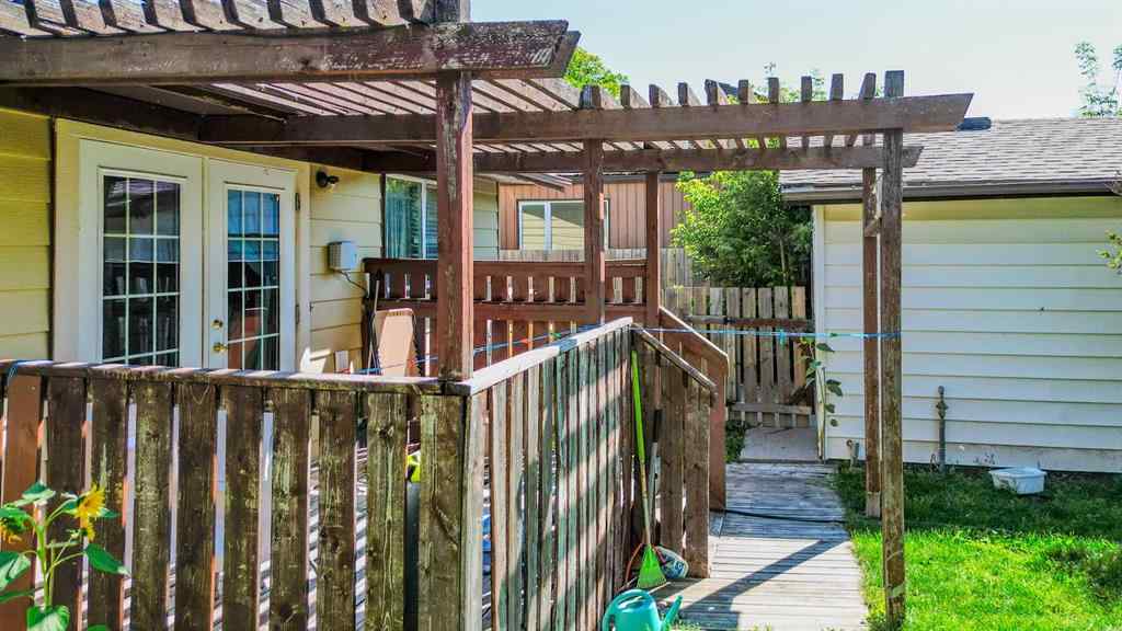 MLS® A2250471 - 34 Pensacola Court W in Varsity Village Lethbridge, Residential