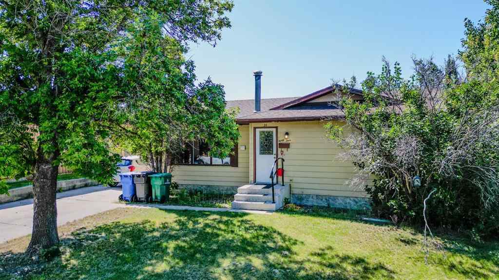 MLS® A2250471 - 34 Pensacola Court W in Varsity Village Lethbridge, Residential