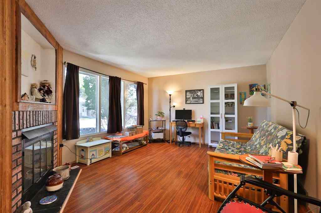 MLS® A2250471 - 34 Pensacola Court W in Varsity Village Lethbridge, Residential