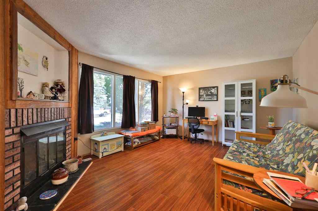 MLS® A2250471 - 34 Pensacola Court W in Varsity Village Lethbridge, Residential