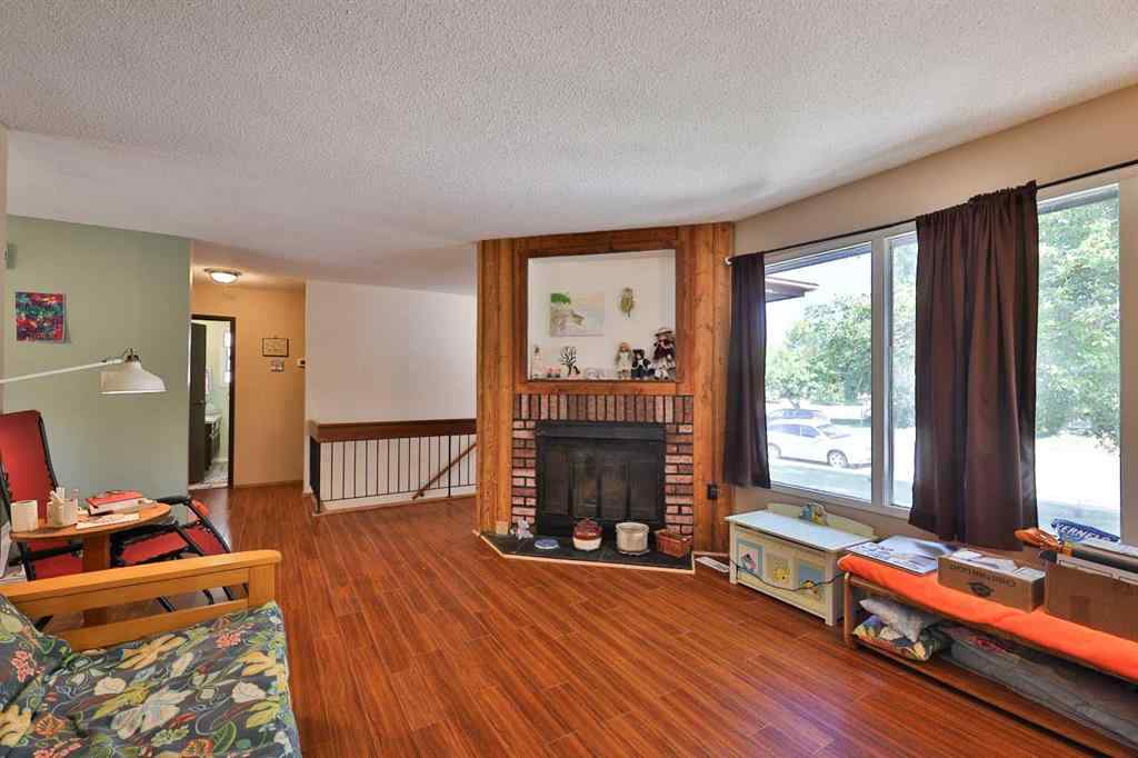 MLS® A2250471 - 34 Pensacola Court W in Varsity Village Lethbridge, Residential