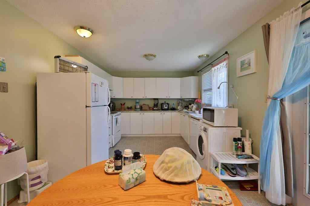 MLS® A2250471 - 34 Pensacola Court W in Varsity Village Lethbridge, Residential
