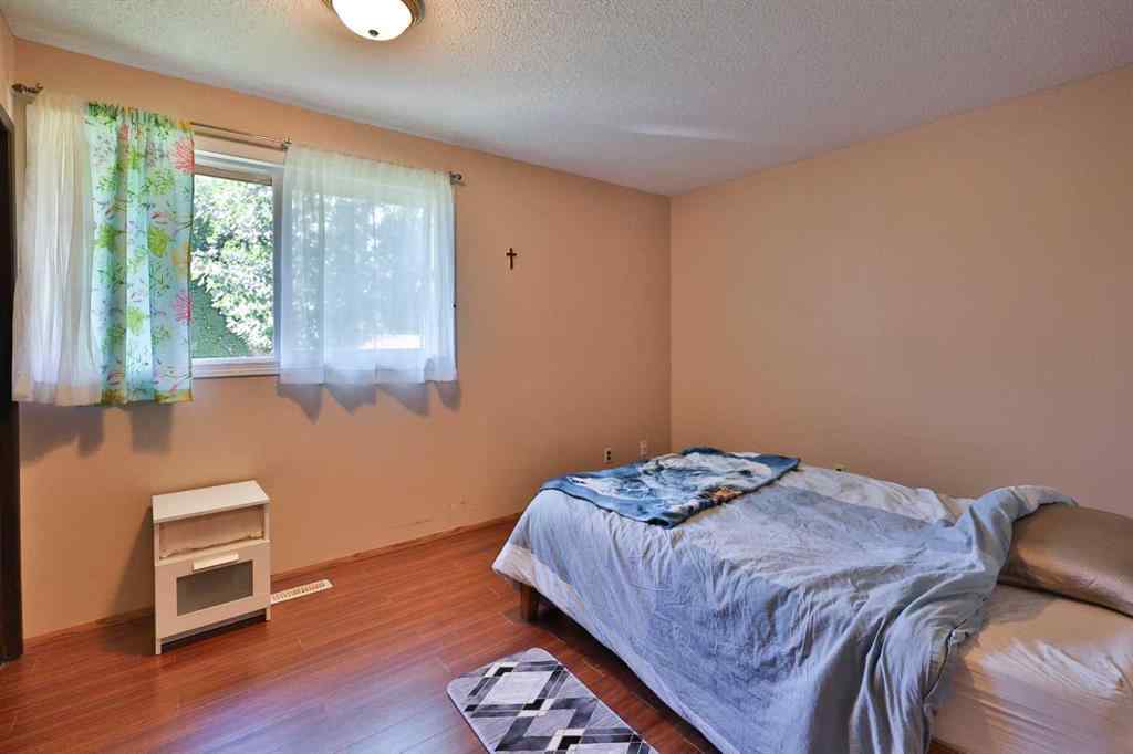 MLS® A2250471 - 34 Pensacola Court W in Varsity Village Lethbridge, Residential