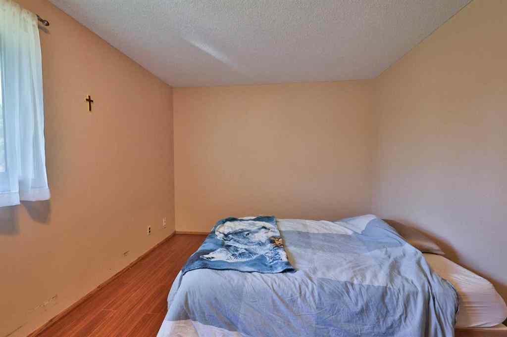 MLS® A2250471 - 34 Pensacola Court W in Varsity Village Lethbridge, Residential