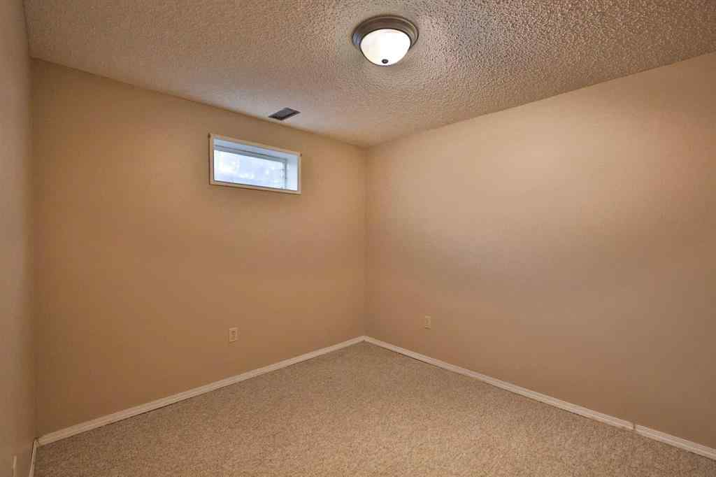 MLS® A2250471 - 34 Pensacola Court W in Varsity Village Lethbridge, Residential