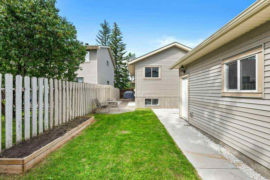 MLS® A2250476 - 55 Macewan Drive NW in MacEwan Glen Calgary, Residential