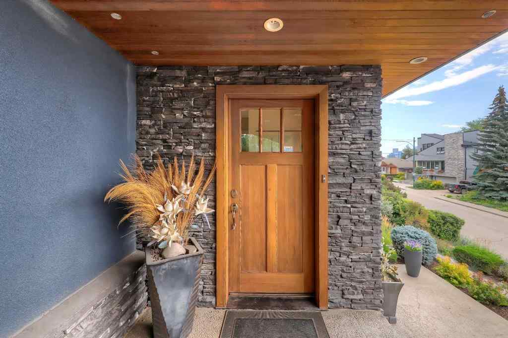 MLS® A2250479 - 1720 12 Avenue NW in Hounsfield Heights/Briar Hill Calgary, Residential