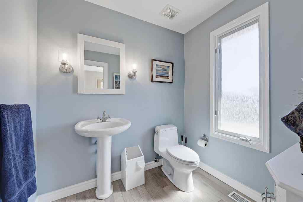 MLS® A2250479 - 1720 12 Avenue NW in Hounsfield Heights/Briar Hill Calgary, Residential