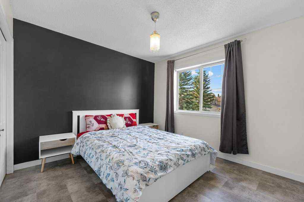 MLS® A2250481 - 139 Douglasdale Point SE in Douglasdale/Glen Calgary, Residential
