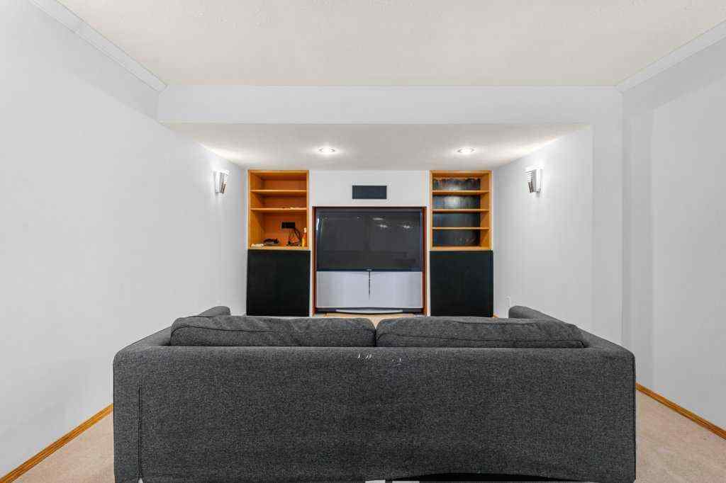MLS® A2250481 - 139 Douglasdale Point SE in Douglasdale/Glen Calgary, Residential